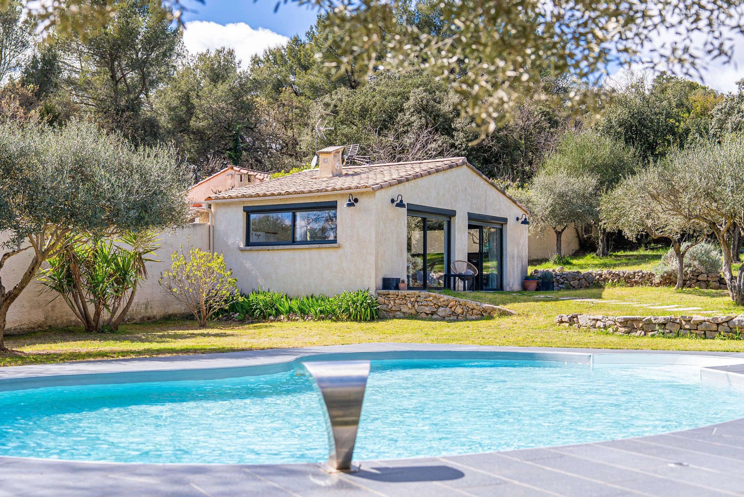 Villa d’architecte avec piscine et dépendance – Secteur recherché de Montpellier
